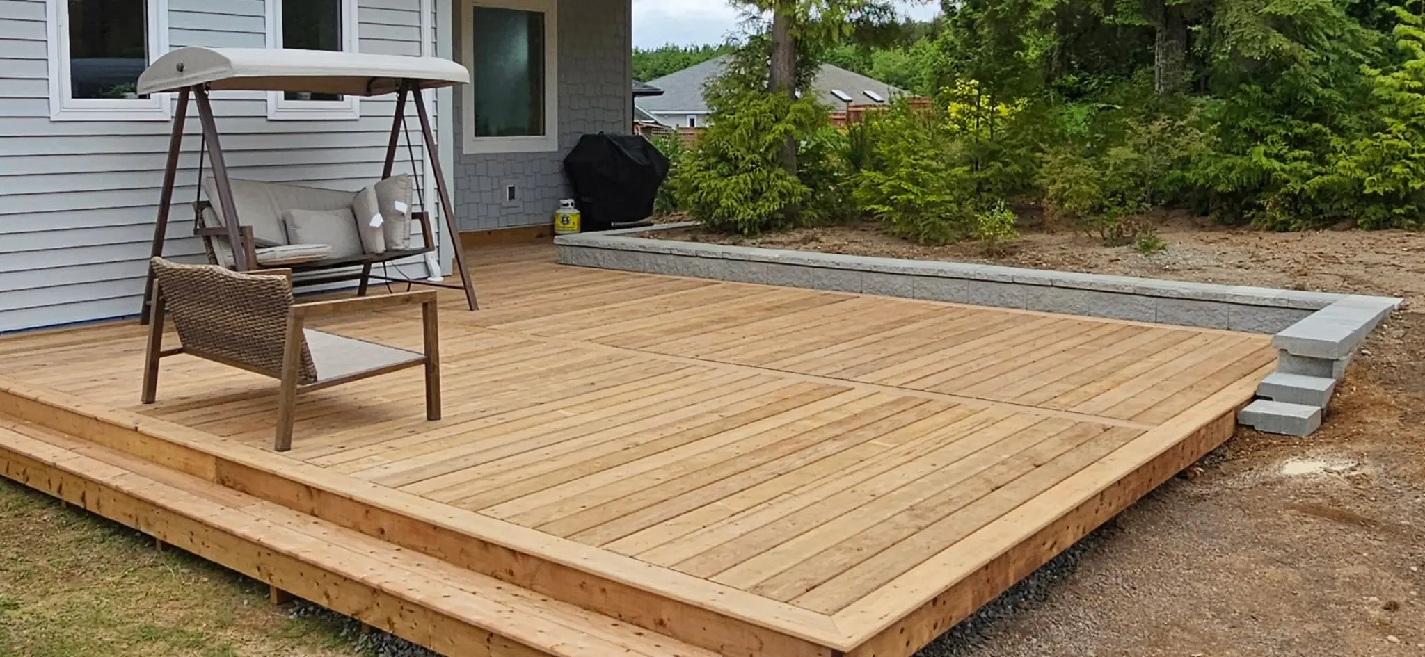 after picture of Cedar Deck & Retaing Wall