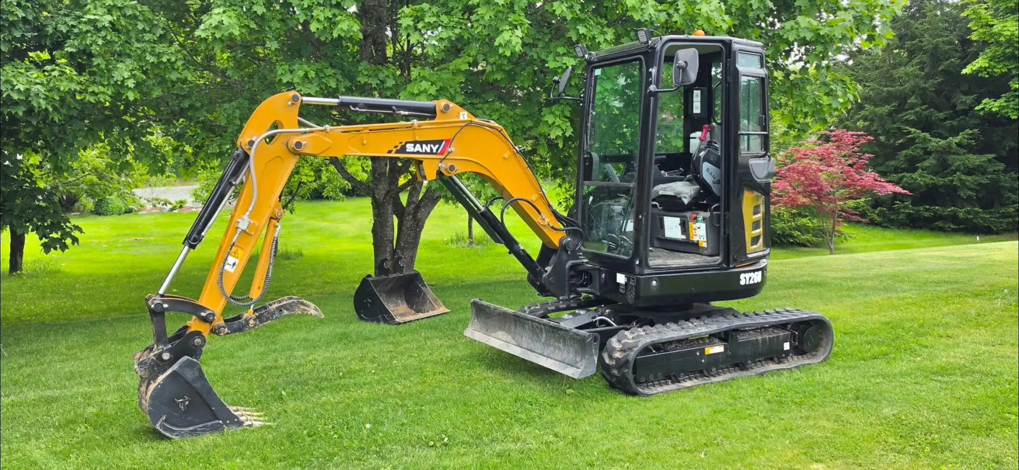 Equipment Services 2.6 Ton Rubber Track Sany Excavator